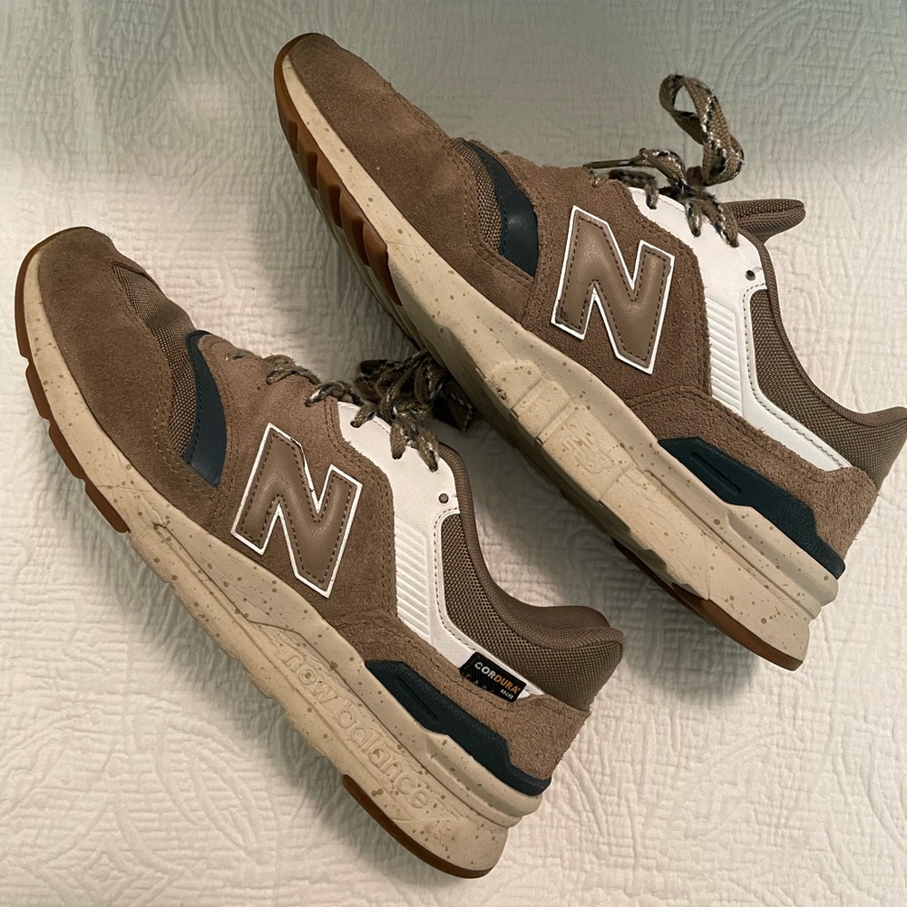 Used New Balance 997H